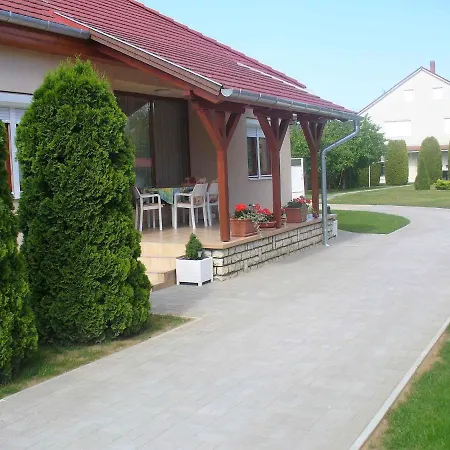 In Balatonboglar/balaton 18168 Holiday home